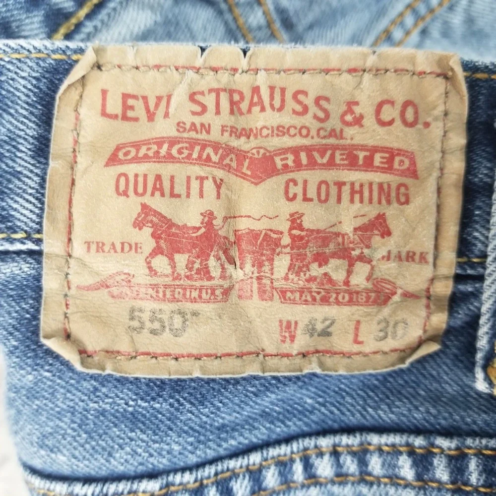Levi's Jeans Mens 42x30 Blue 550 Relaxed Fit Tapered Leg Medium Wash Denim